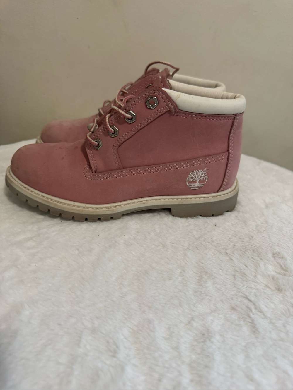 TIMBERLAND Women's "Nellie" Pink
Nubuck Leather Waterproof Chukka  Boots SZ 7.5